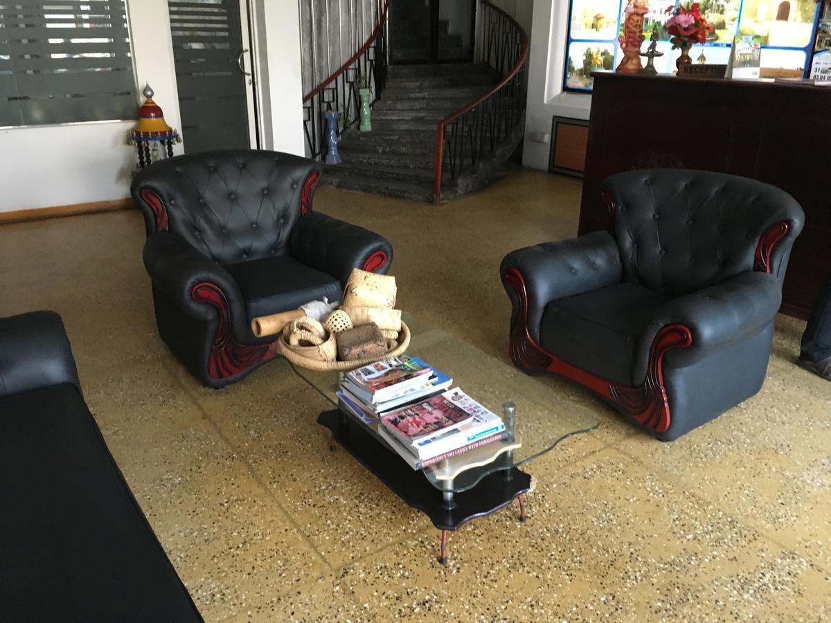 Gnaanams Hotel And Restaurant جافنا المظهر الخارجي الصورة